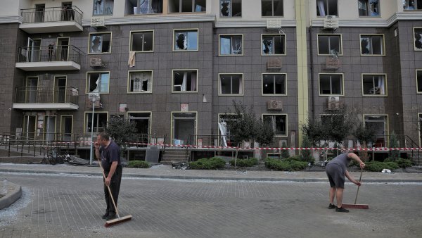 Rusko v noci opět útočilo drony a raketami po celé Ukrajině. Na Krymu hoří sklad munice
