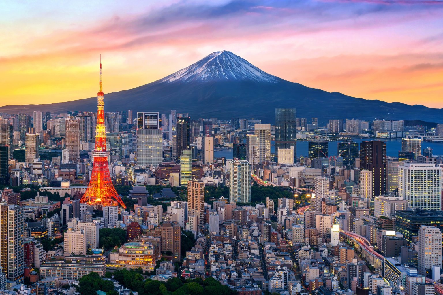 Nad Tokiem se ty a je krsn viditeln za dobrho poas hora Mount Fuji.