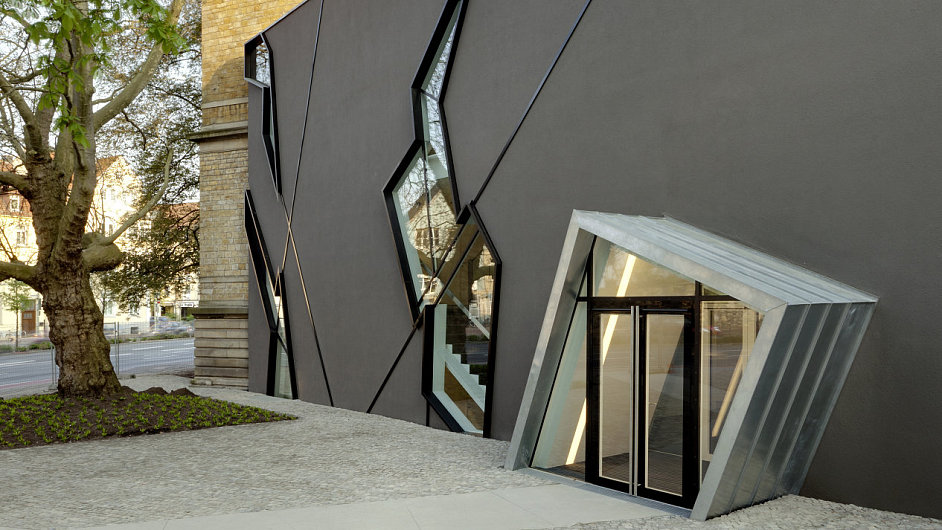 Pstavbu muzea Felixe Nussbauma navrhl svtoznm architekt Daniel Libeskind