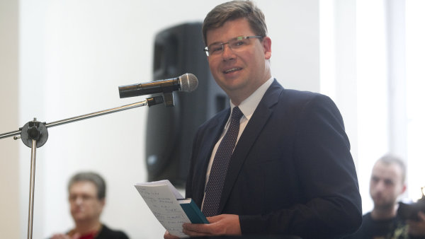 Minulé září křtil Jiří Pospíšil knihu o Medě Mládkové. Teď se možná chystá kandidovat na prezidenta.