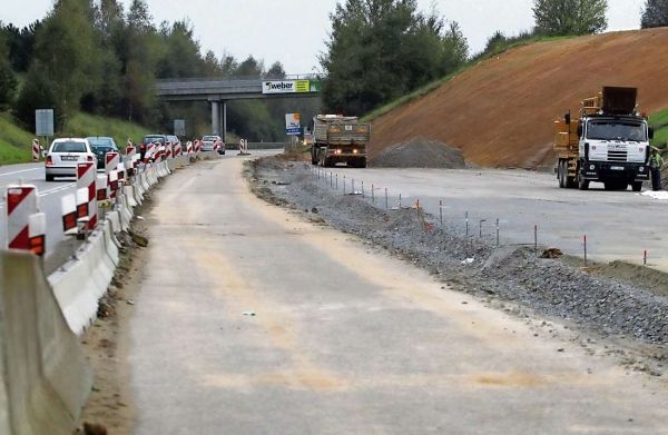 Nedostav�n&aacute; d&aacute;lnice D3