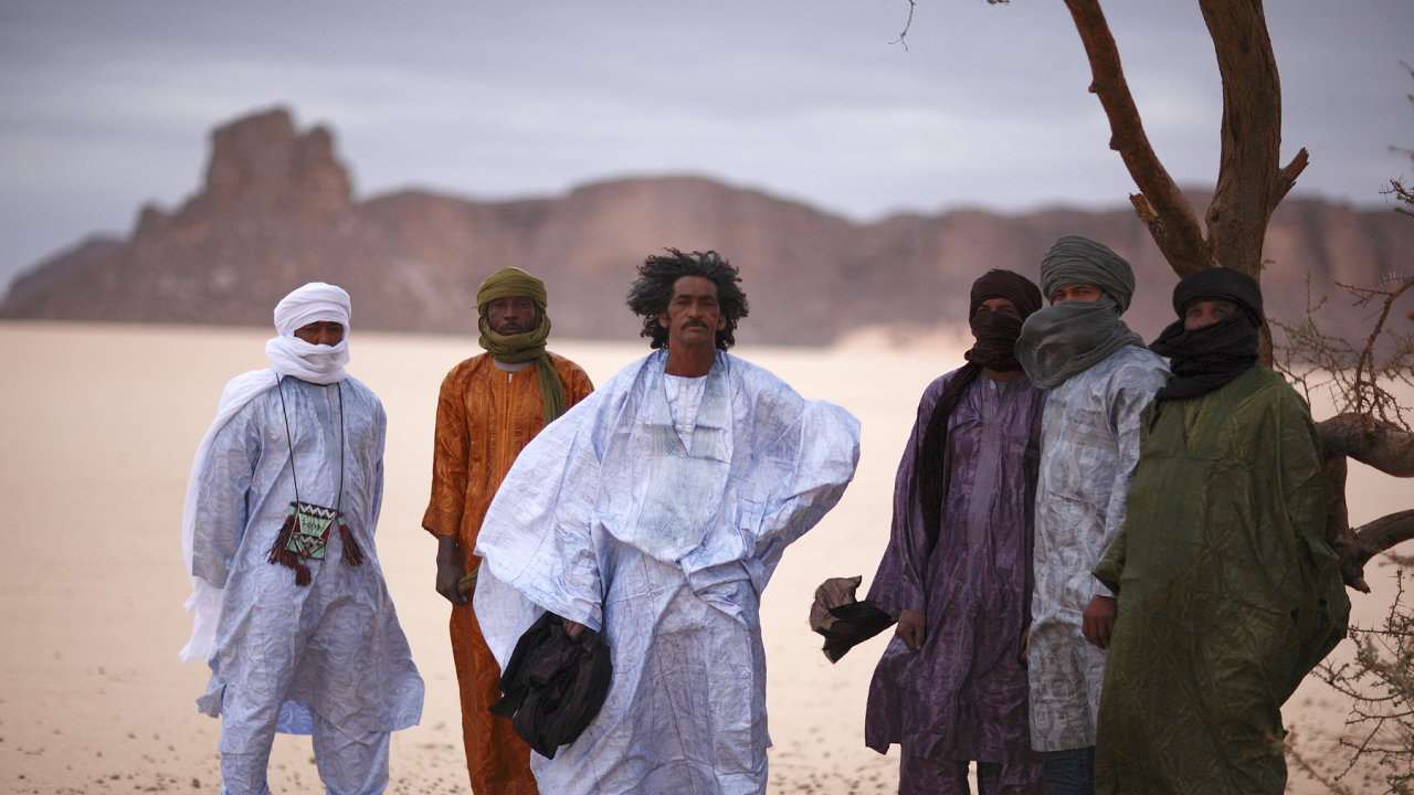 Tinariwen jsou kapela sestaven z pslunk kmene Tuareg, kter u leta bojuje za nezvislost.
