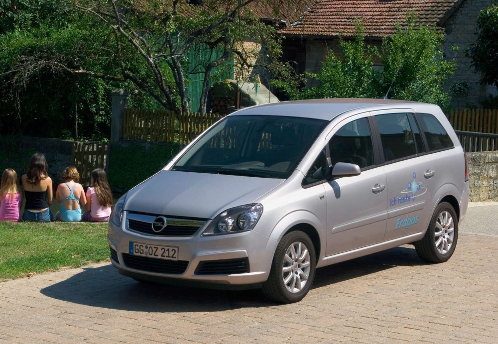 Opel Zafira Classic Starší a levnější z dvojice víceúčelových MPV Opelu stojí s přeplňovanou šestnáctistovkou na plyn od 474 900 Kč.