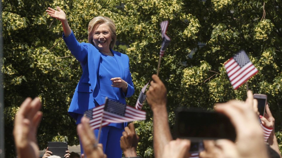 Hillary Clintonov vystoupila na prvnm velkm pedvolebnm shromdn.