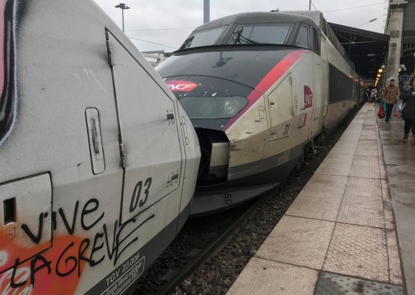 PR07 FRANCE REFORM SNCF 0402 11