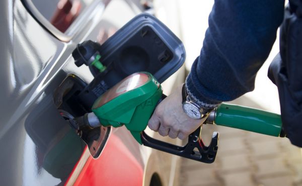 Ceny benzinu se vr&aacute;tily na &uacute;rove� druh&eacute; poloviny leto&scaron;n&iacute;ho ledna - Ilustra�n&iacute; foto.