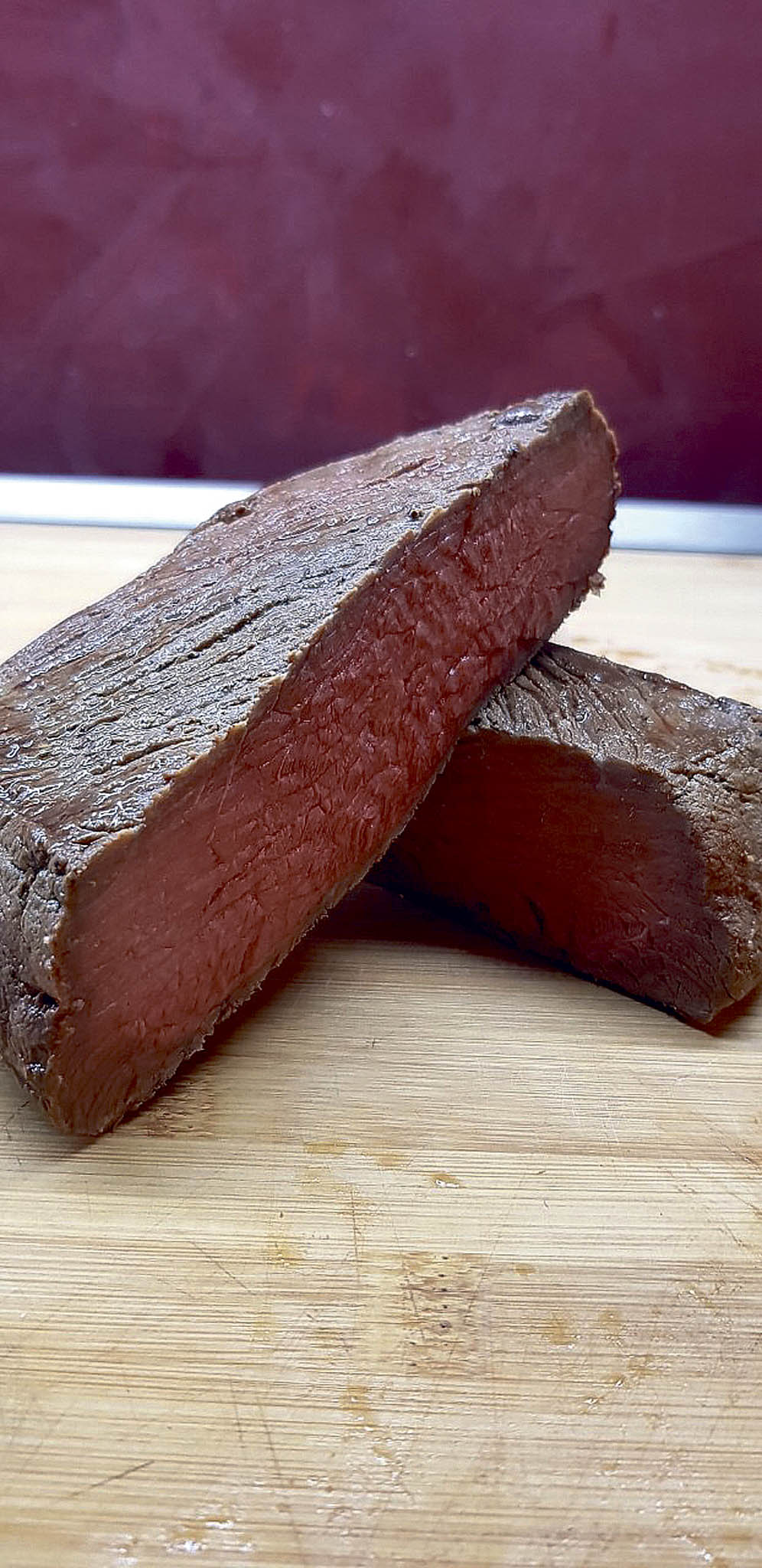 V restauraci Rustikal pou��vaj� hov�z� z vlastn�ho chovu, na steaky pak sta�en� maso. (Foto: archiv restaurace)