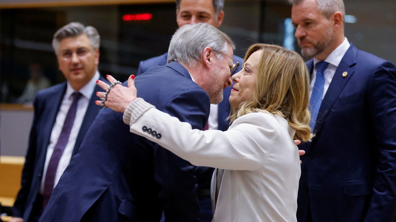 dn kvty. esko a Itlie si te v migraci notuj a stejn nzor m m dl vc zem EU. Na snmku premir Fiala s italskou premirkou Meloniovou.