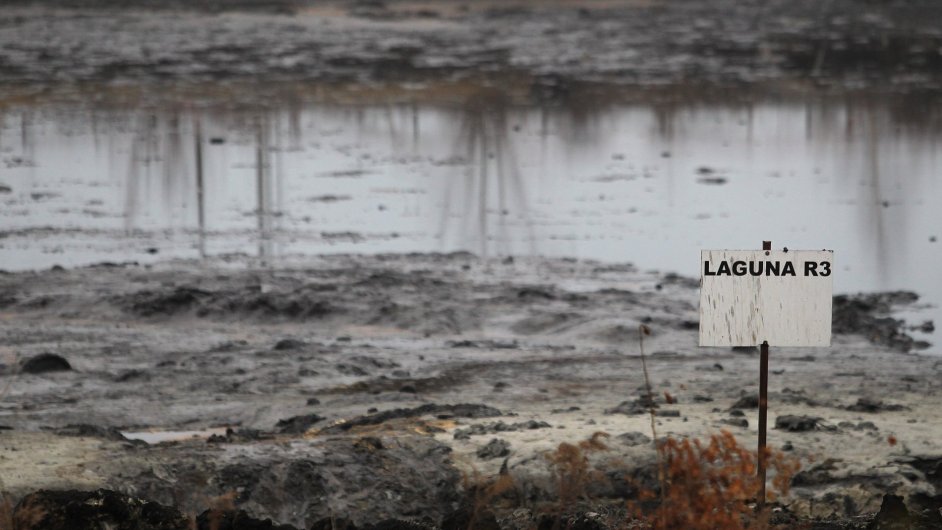 Práce na èištìní ostravských ropných lagun se táhnou už deset let.