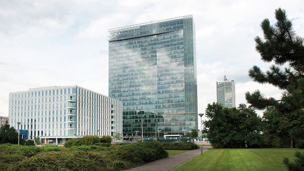 City Tower na Pankráci je se 109 metry nejvyšší budovou ve městě.