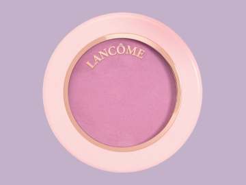 Krémová tvářenka LANCÔME Blush Subtil Crème dodá líčkům něžný růžový odstín a hravě zastoupí i rozjasňovač.