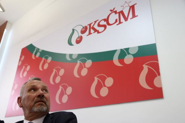 Zástupci KSM sledují výsledky snmovních voleb. Pavel Kováik
