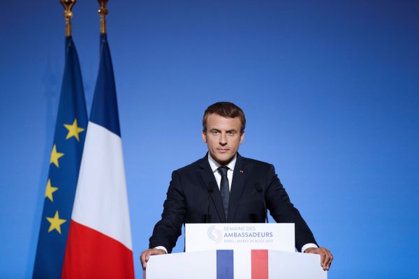 Francouzsk&yacute; prezident Emmanuel Macron b�hem projevu v Elysejsk&eacute;m pal&aacute;ci.