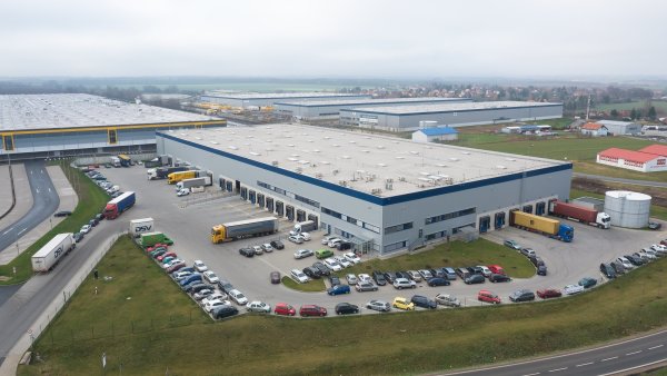 Nové logistické centrum Cargo-partner u Prahy se rozšiřuje o "chlaďák".