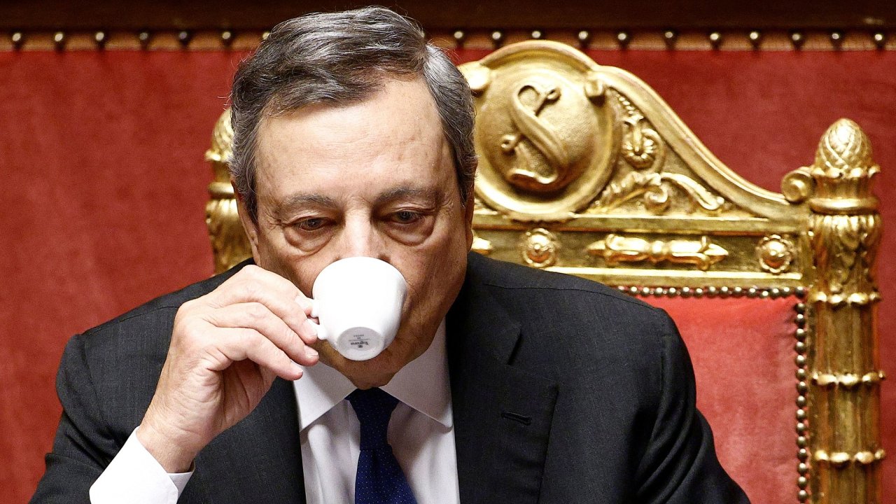Mario Draghi v italskm Sentu.