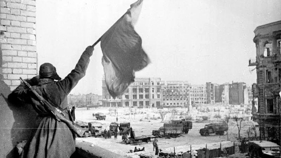 Kapitulace nmeckch jednotek ve Stalingradu.