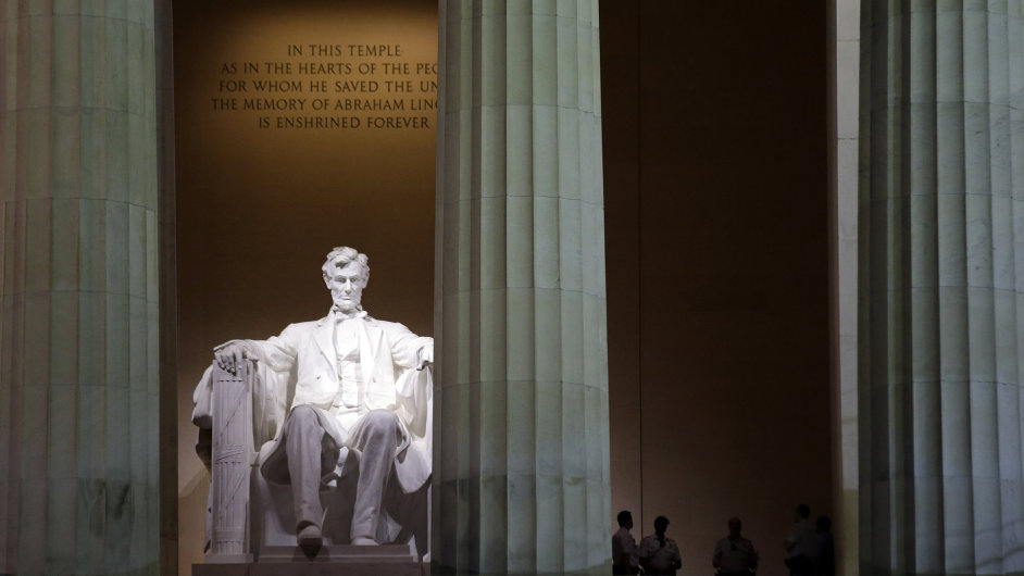Lincolnv pamtnk ve Washingtonu