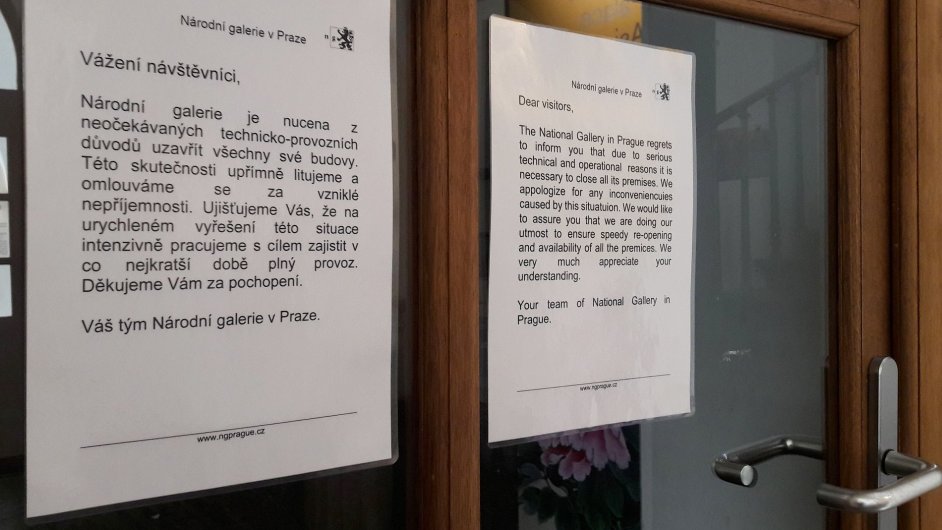 Na snmku je oznmen o uzaven Nrodn galerie pro nvtvnky na dvech palce Kinskch na Staromstskm nmst.