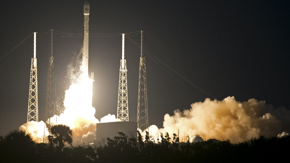 Raketa Falcon 9 vynesla do vesmru prvn telekomunikan druici spolenosti SpaceX.
