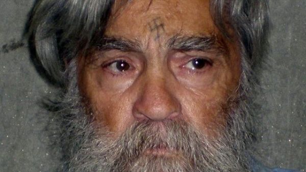 Americk&yacute; masov&yacute; vrah Charles Manson je v&aacute;�n� nemocn&yacute;. Z v�zen&iacute; byl p�evezen do nemocnice