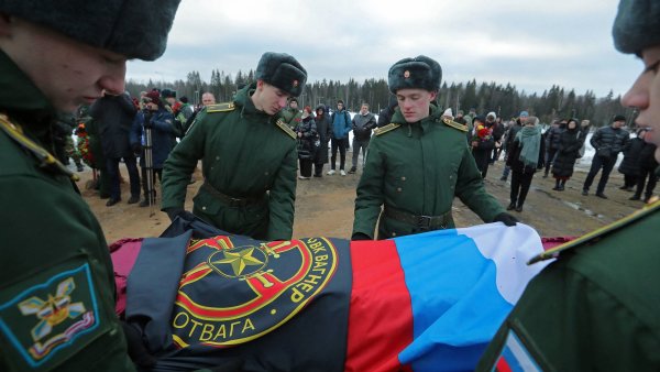 Wagnerovci dobývají vesnice u Bachmutu. Pokud odejdeme, celá ruská fronta se zhroutí, vzkazují Kremlu