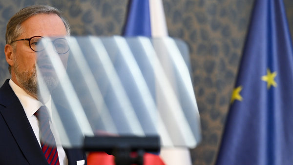 Velký přehled: jak na vládní úsporný balíček reagují zástupci byznysu nebo samospráv