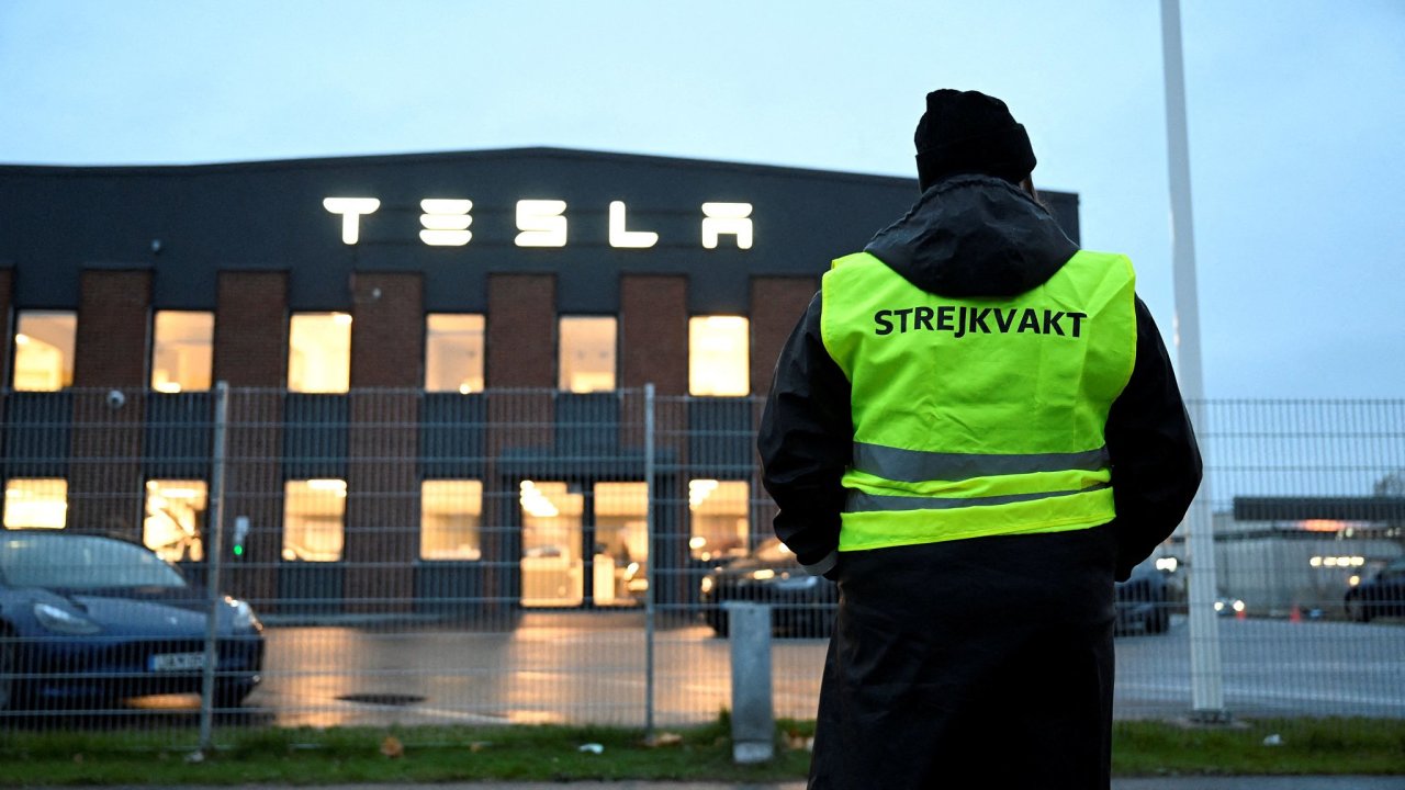 Odboráøi ve Švédsku bojkotují všechno, co se znaèkou Tesla souvisí.