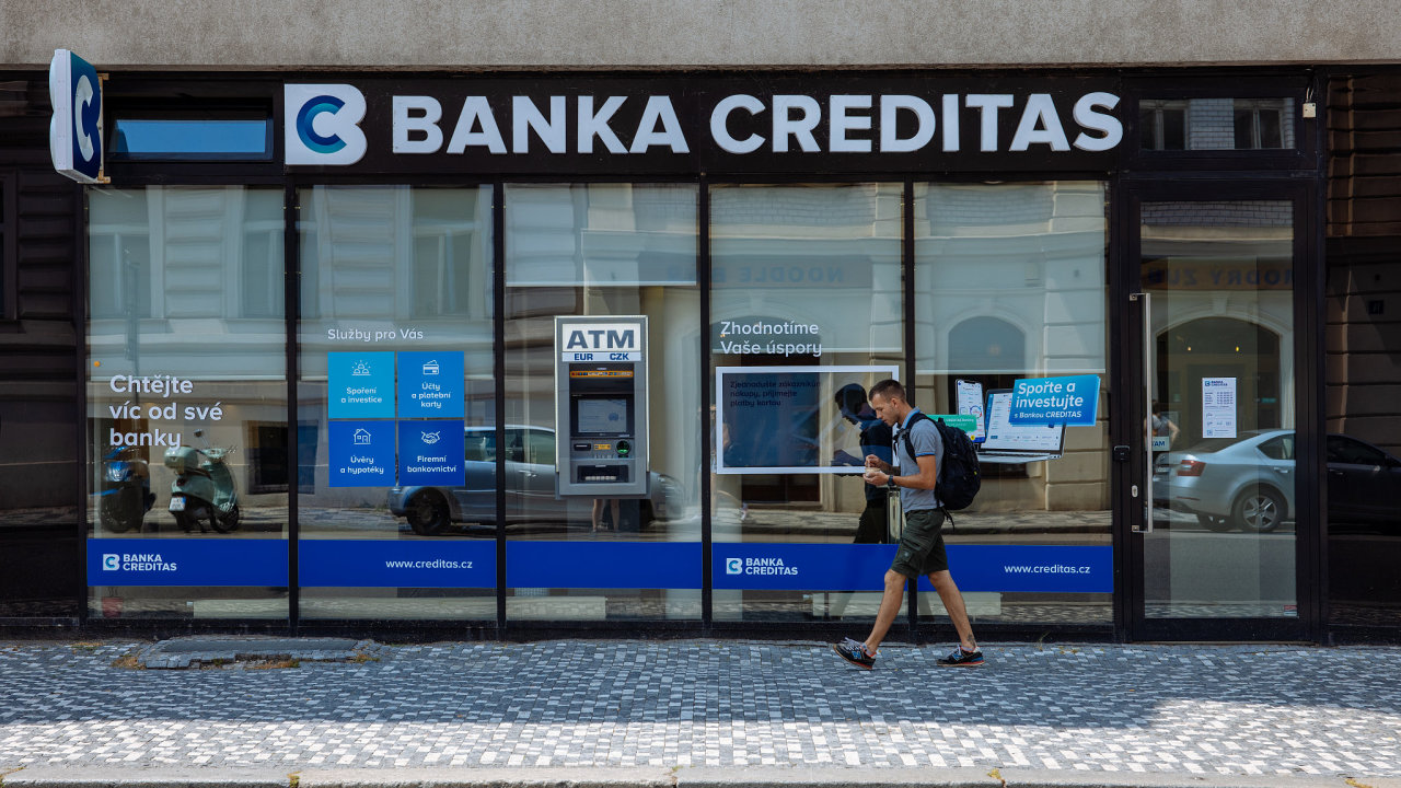 Zakladatel Creditas Pavel Hubek se stahuje z veden skupiny.