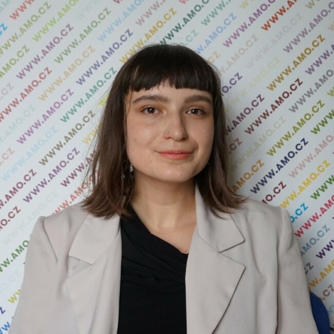 Paul�na Ove�kov�