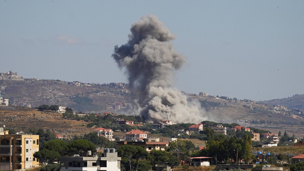 Izrael prov�d�l intenzivn� �dery na Libanon od p�te�n� noci. Jeho arm�da...