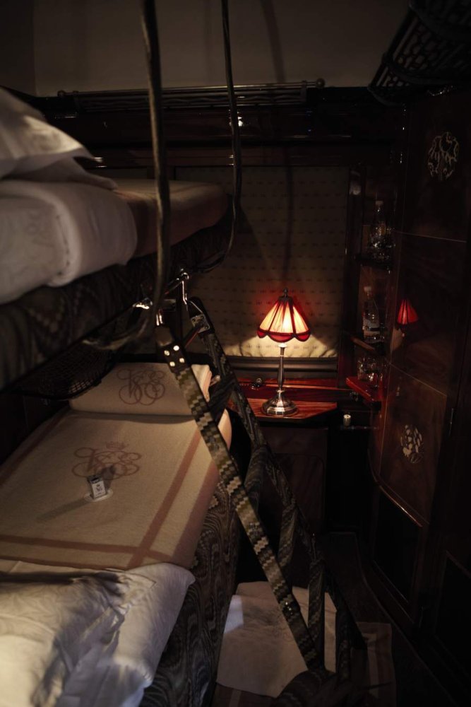Orient expres Venice-Simplon Dvoulůžková kabina.