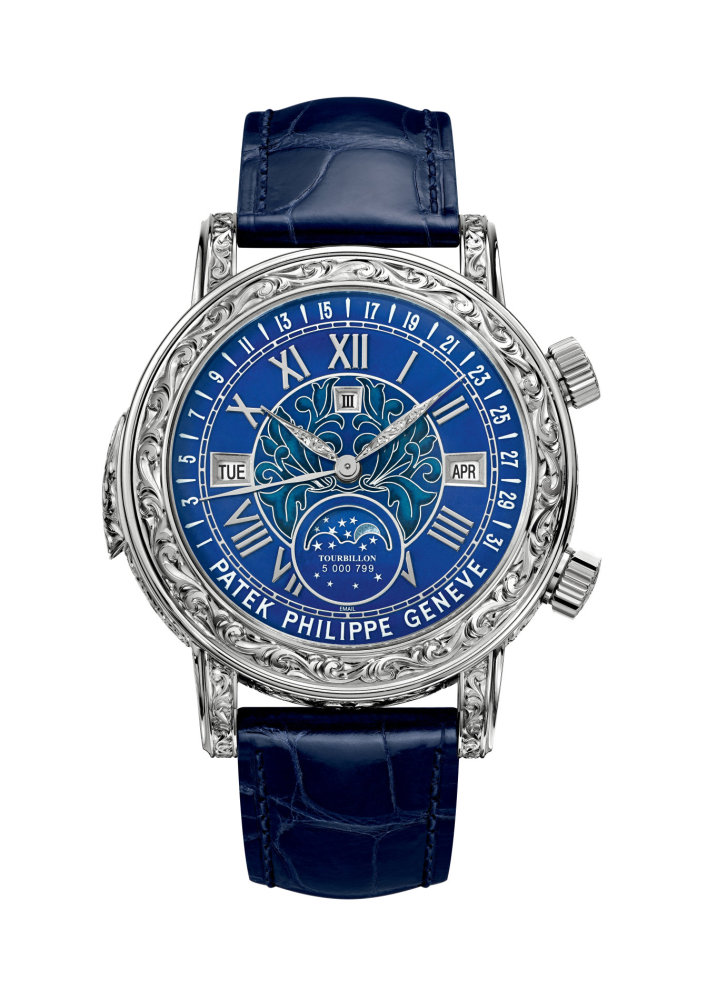 Pouzdro hodinek Sky Moon Tourbillon vyráběných švýcarskou firmou Patek je vyryto z jediného kusu bílého zlata.