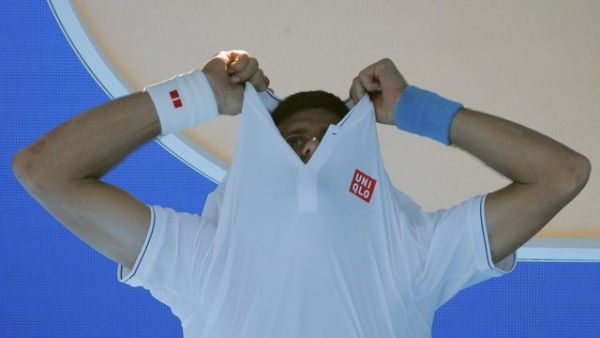 Prvot�&iacute;dn&iacute; senzace! Uzbek Istomin na Australian Open po p�ti hodin&aacute;ch vy�adil Djokovi�e