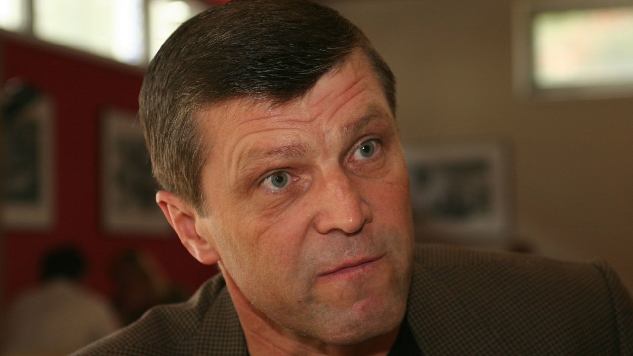 Slovensk hokejov legenda Peter astn