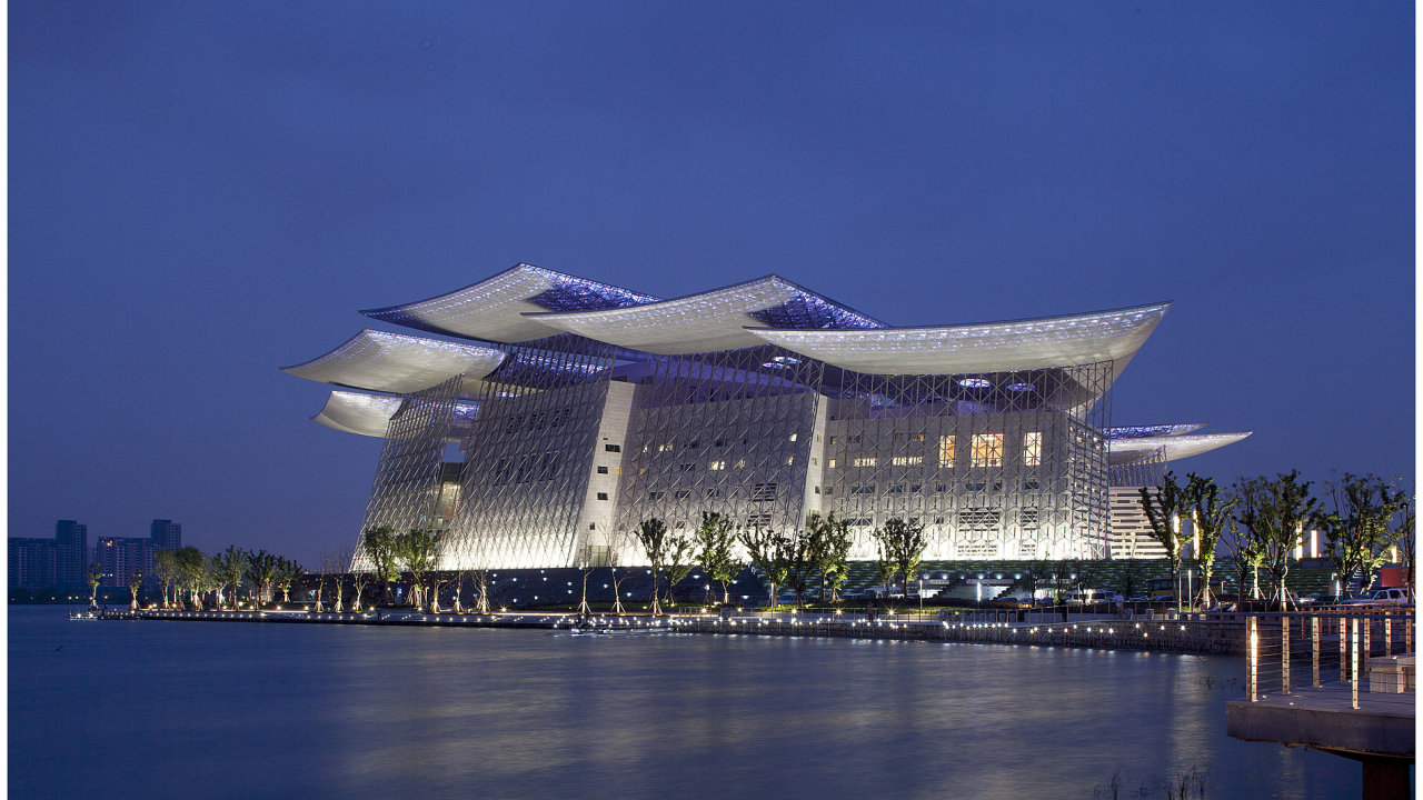 PES Architects: Velk divadlo Wu-si (na)