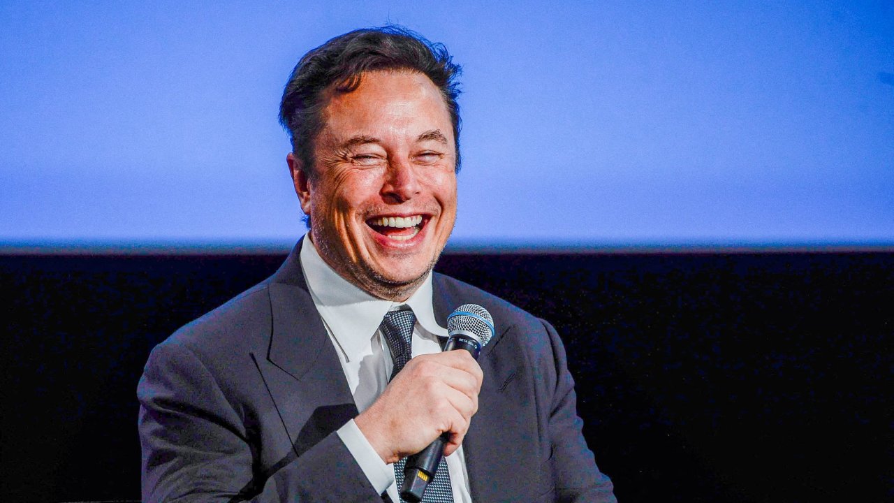 Elon Musk, majitel Tesly, Twitteru a SpaceX.