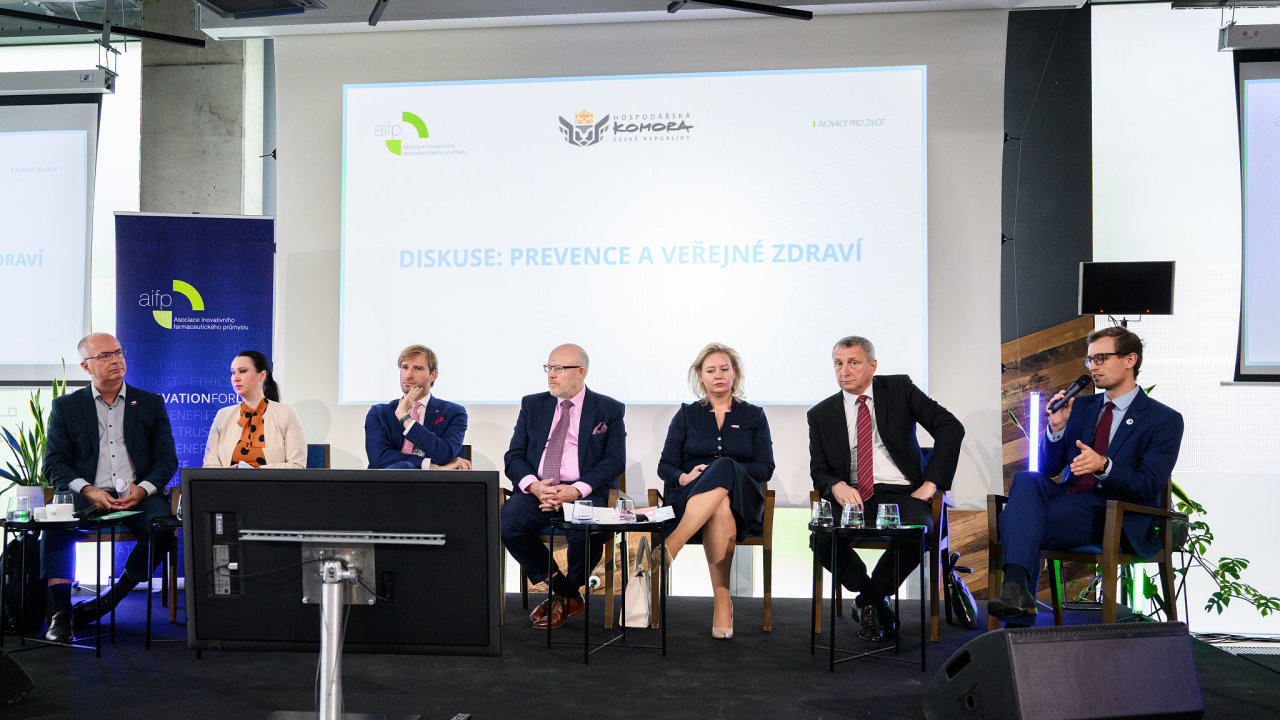 Pedvolebn debaty se zastnili kandidti na ministra zdravotnictv: