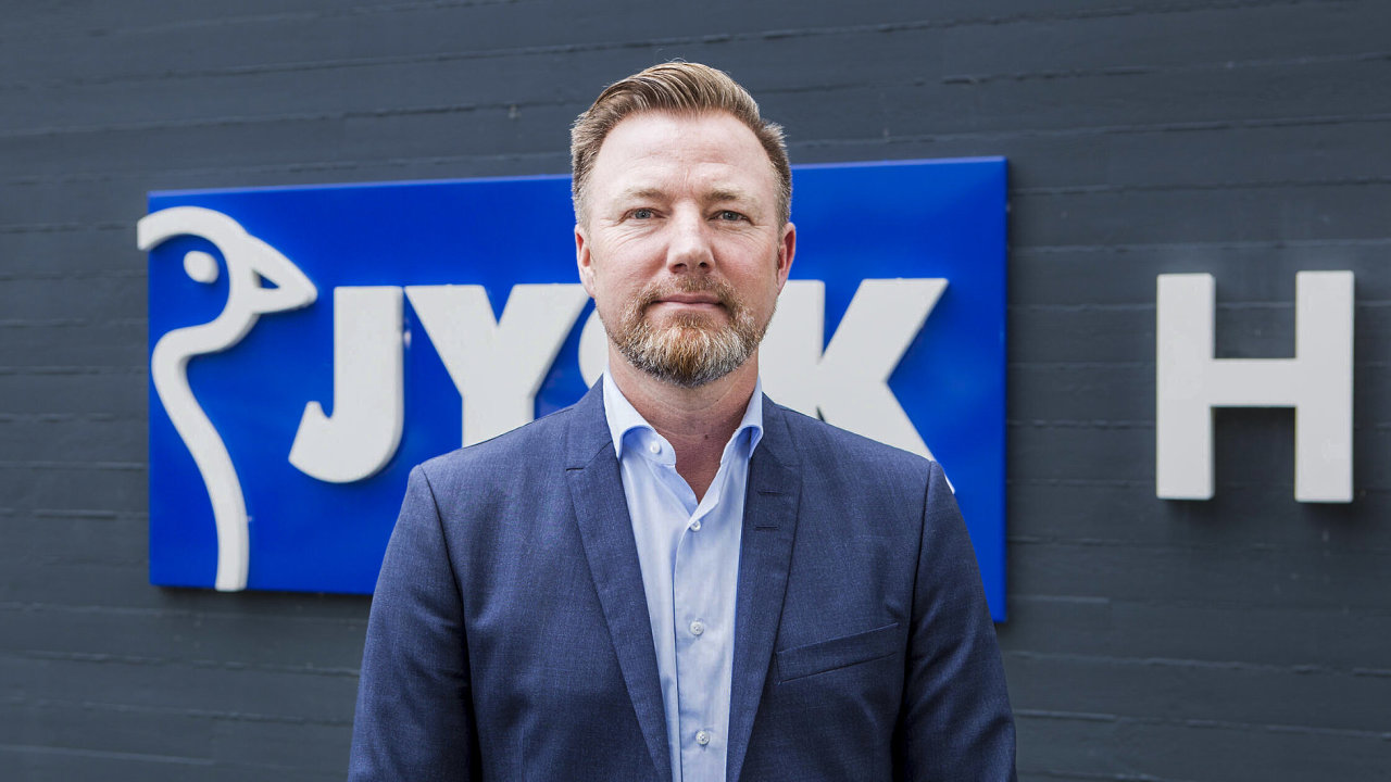 f nbytkskho Jysku Jacob Brunsborg pokrauje ve lpjch svho otce Larse Larsena.