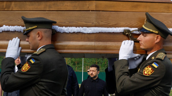 �Pokud chceme zni�it zemi, tak se m��eme v t�to v�le�n� dob� posunout sm�rem...