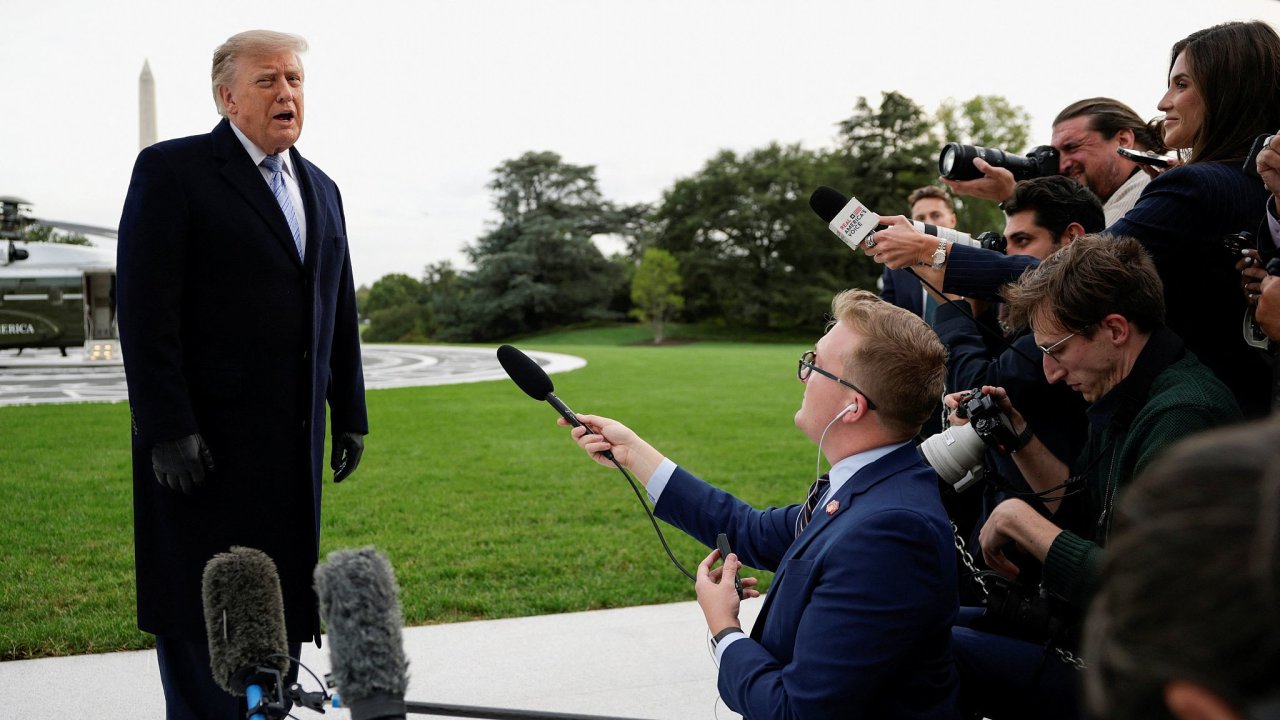 Soudce nařízení vydal poté, co CNN, Politico a MS Now podaly žalobu, v níž...