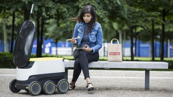 J&iacute;dlo u� nemus&iacute; doru�ovat jen �lov�k na kole nebo autem. P�ijede mali�k&yacute; rob�tek.