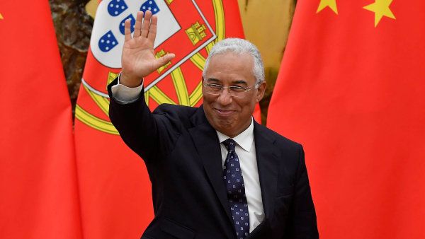 Konec &uacute;spor&aacute;m. Premi&eacute;r Costa pln&iacute; sv&eacute; sliby a postupn� se odkl&aacute;n&iacute; od &uacute;spor.