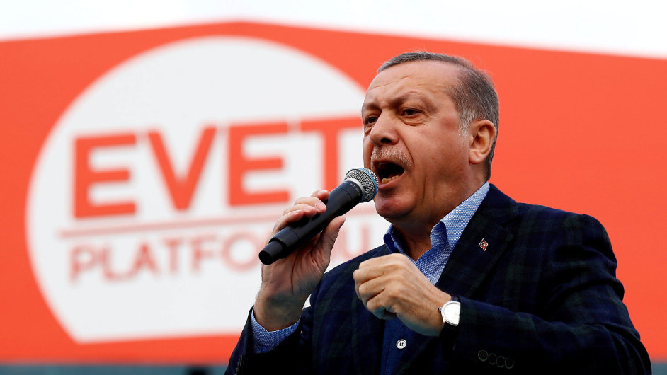 Nejvce vznnch novin je v Turecku - na snmku prezident Erdogan.