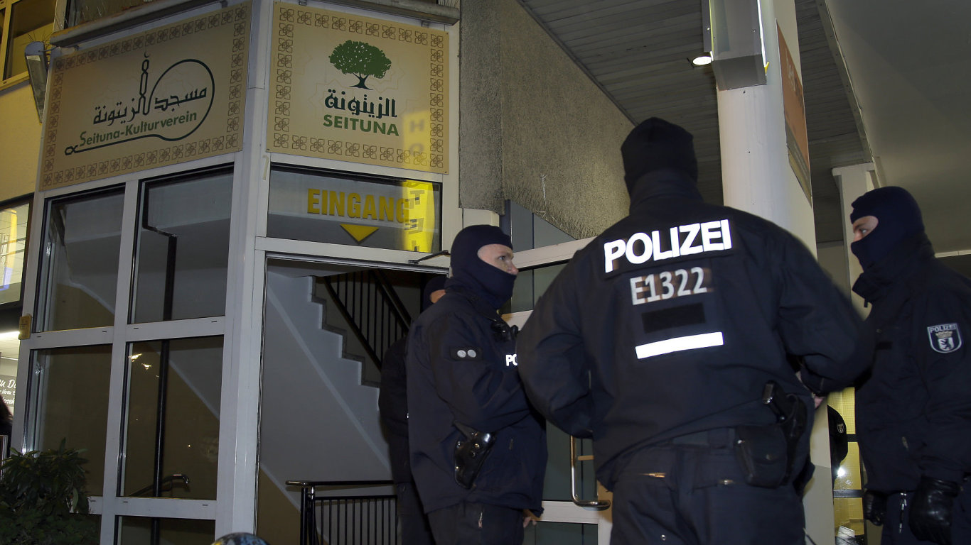 Nmeck policie pi tvrtenm zsahu zatkla v Berln dva podezel s napojen na islmsk radikly.