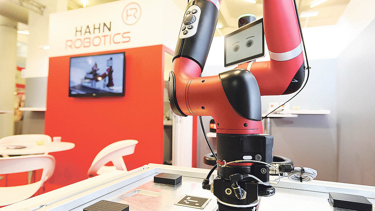 Kolaborativn robot Sawyer americkho vrobce Rethink Robotics na stnku splenosti Hahn Robotics.