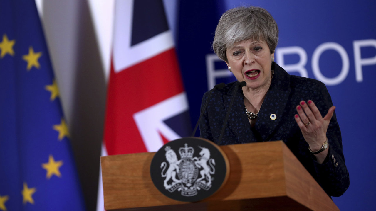 Britsk premirka Theresa Mayov promlouv na tiskov konferenci pi summitu EU v Bruselu.