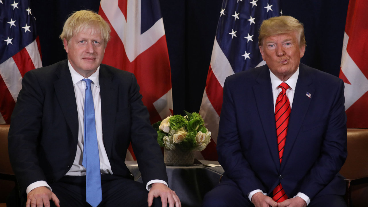 Britsk ministersk pedseda Boris Johnson a prezident Spojench stt americkch Donald Trump.