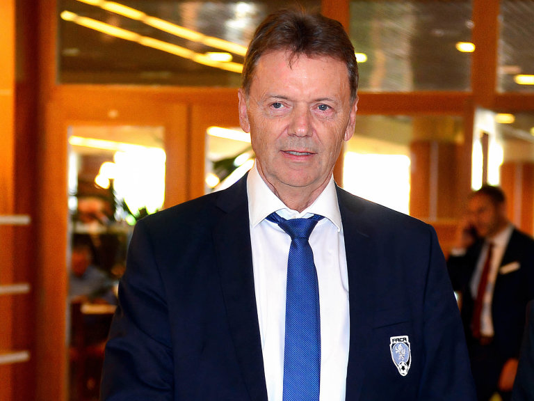 Syst&eacute;m postaven&yacute; na&nbsp;rozhod�&iacute;ch. Roman Berbr, s&aacute;m dlouholet&yacute; rozhod�&iacute;, vybudoval svou moc v&nbsp;�esk&eacute;m fotbalu na&nbsp;prov&aacute;zanosti sud&iacute;ch.