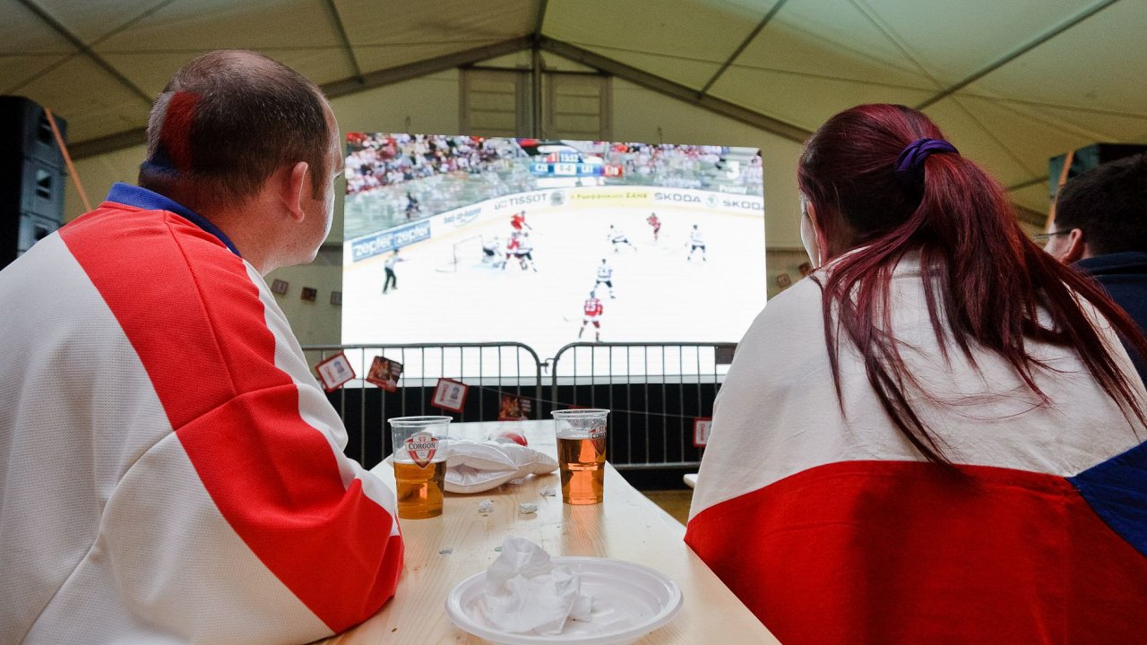 Fotbal, nebo hokej v TV