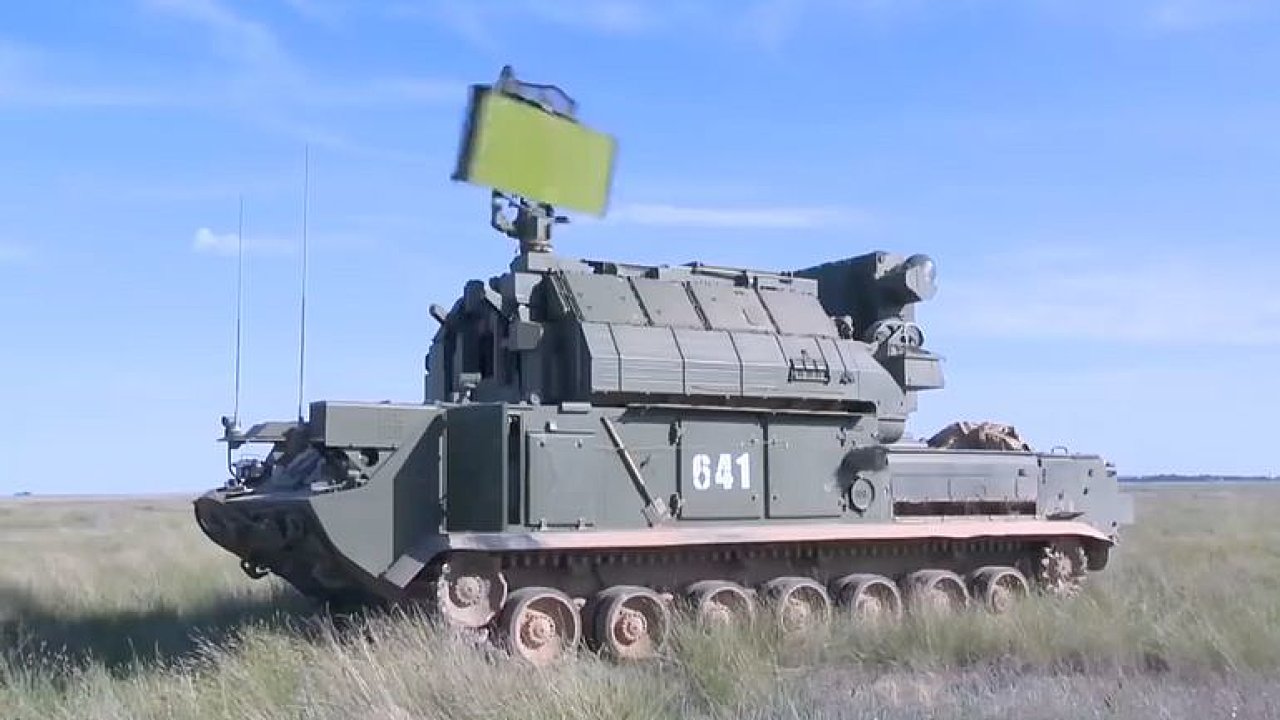 Odpaly raket ze systmu Tor-M2, kter pedvdly jednotky ruskho Jinho vojenskho okruhu ped agres na Ukrajinu.